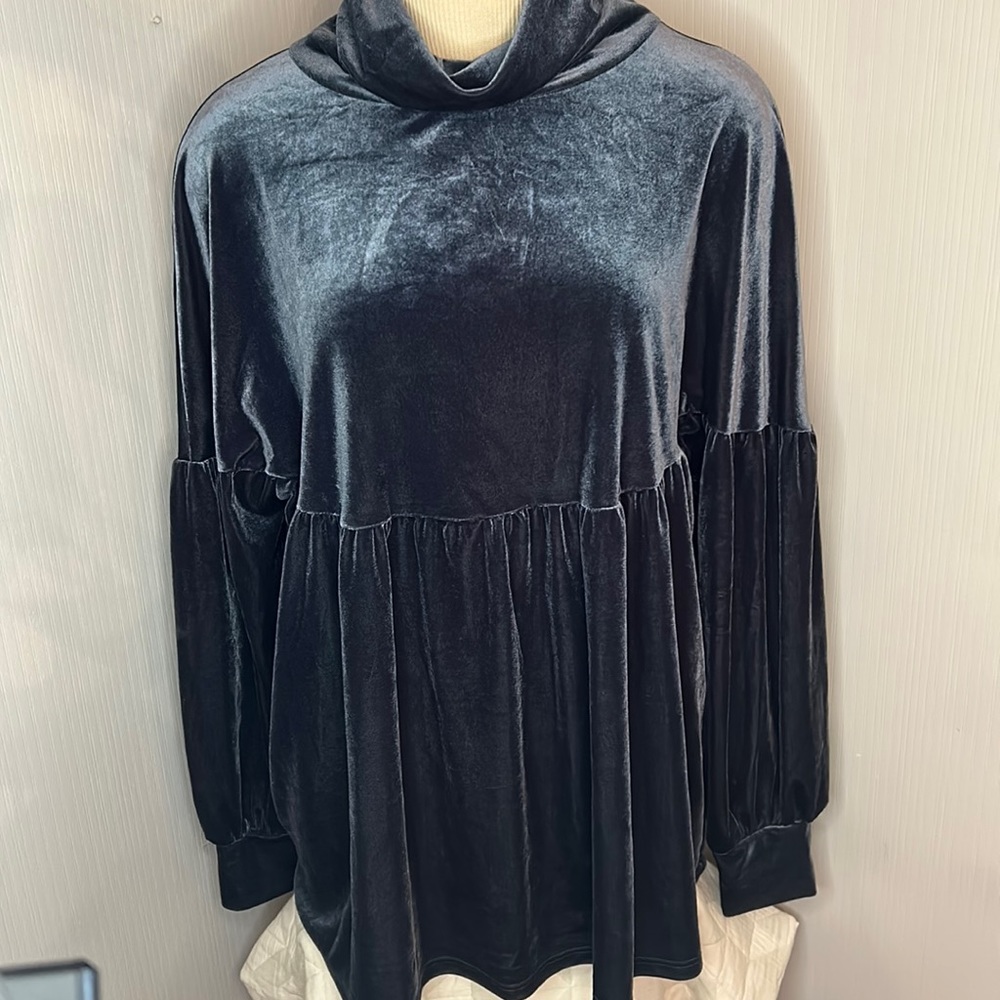 CICIO Midnight Serenade Velvet Top